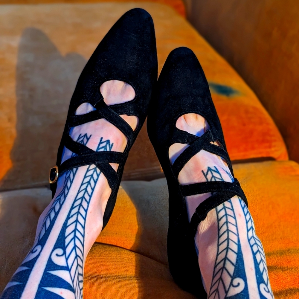 Vintage Jordache criss cross black suede flats circa 1980s